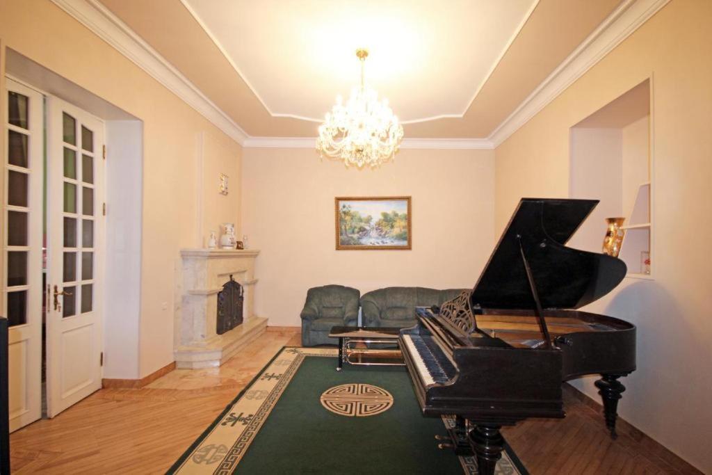 Хостел Bridge House Yerevan Armenia Экстерьер фото