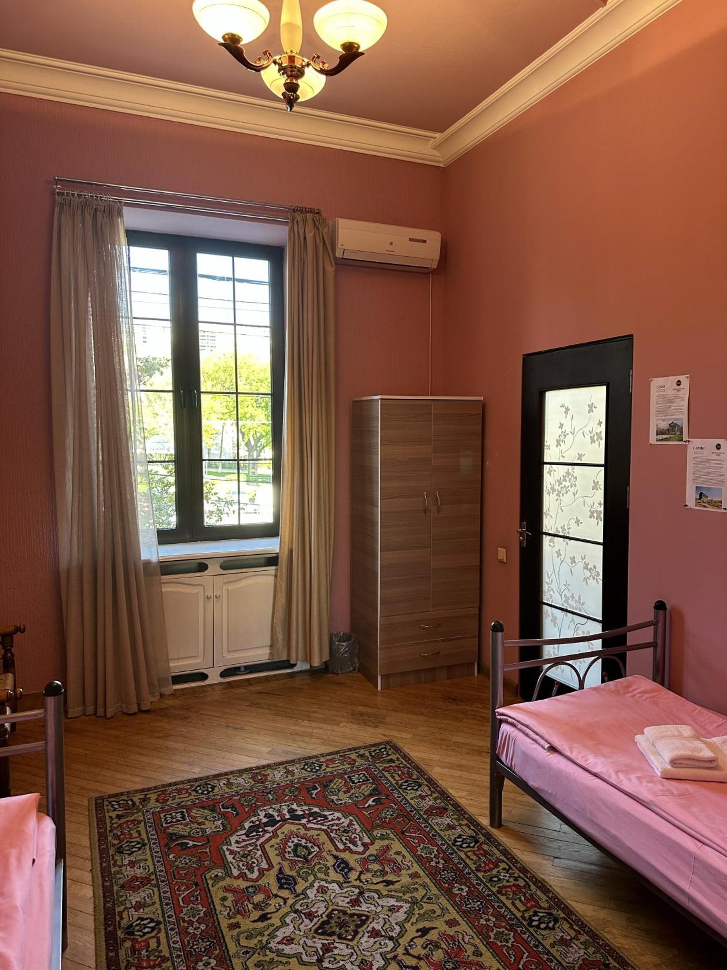 Хостел Bridge House Yerevan Armenia Экстерьер фото
