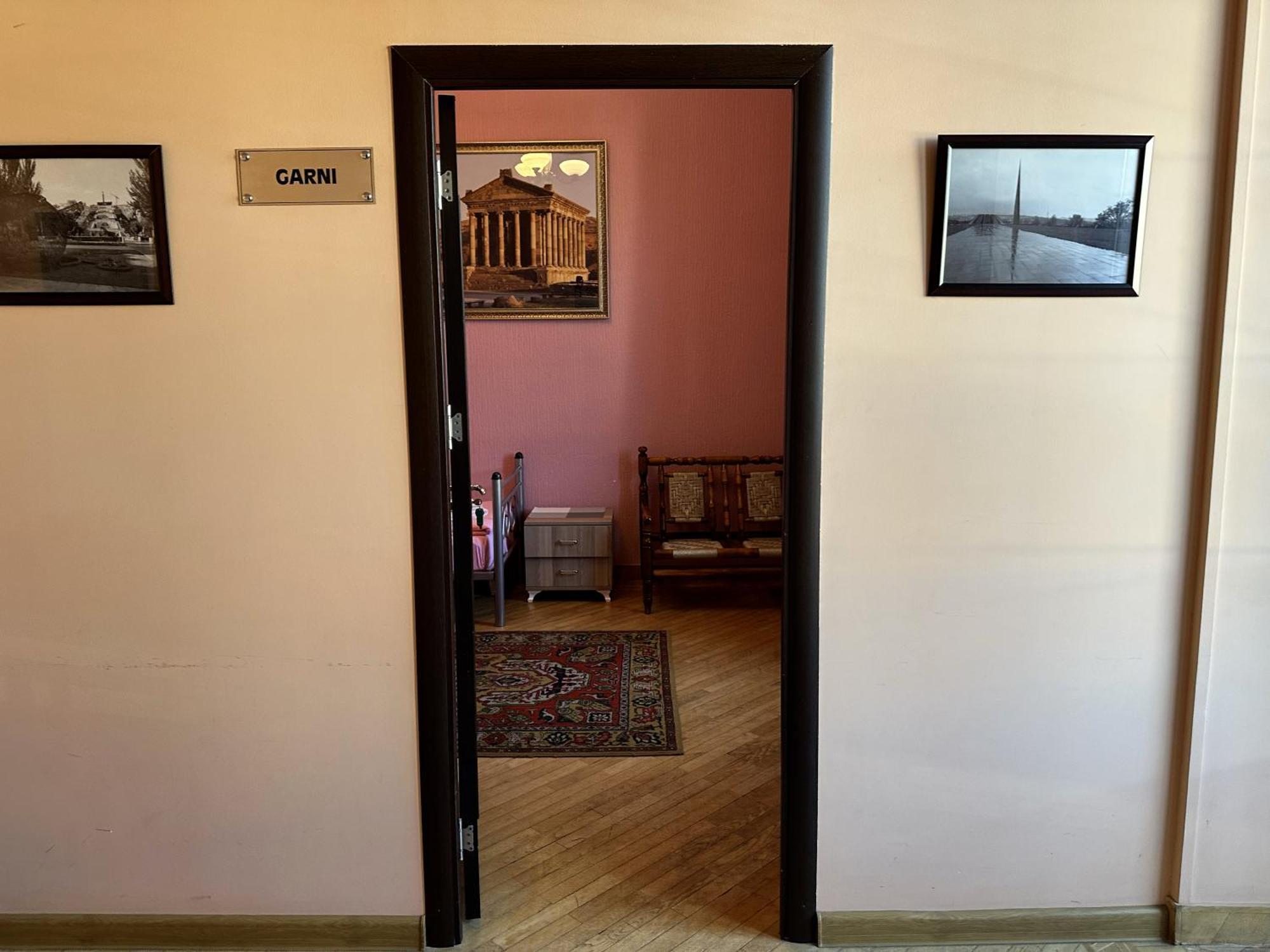 Хостел Bridge House Yerevan Armenia Экстерьер фото
